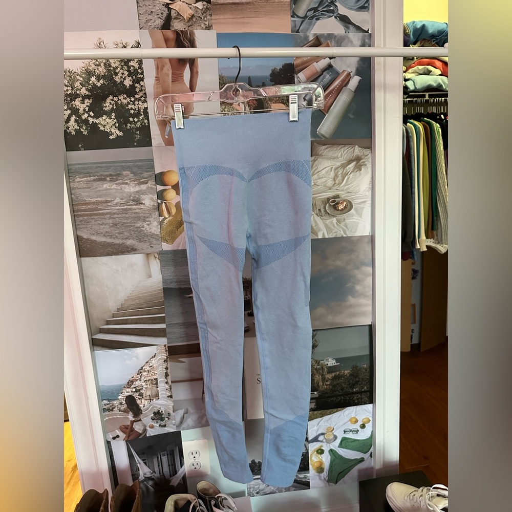 BLUE YOGA LEGGINGS